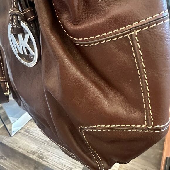 Michael Kors Brown Leather shoulder or Crossbody Bag with Silver Hardware - Picture 7 of 17